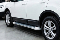 Nissan Qashqai 2010–2014 Side steps Allmond White (2 st., aluminium) foto 1