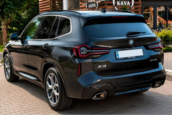 BMW X3 G01 facelift in X3M F97-stijl: uitgevoerde werkzaamheden en resultaat Foto 2