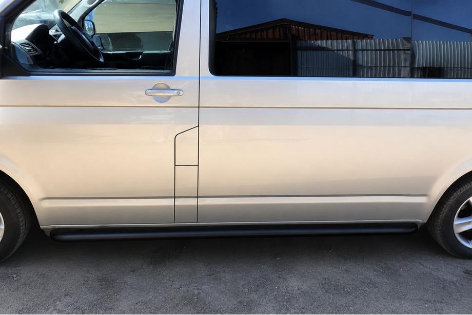 Volkswagen T5 Transporter 2003–2010 Side steps Premium Black (2 stuks, RVS) Image