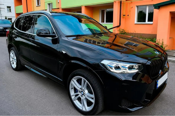 BMW X3 F25 2011–2018: montage van facelift-kit in X3M F97 2024-stijl Foto 6