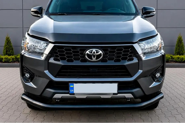 Toyota Hilux 2020: montage van frontbescherming — ons werk Foto 4