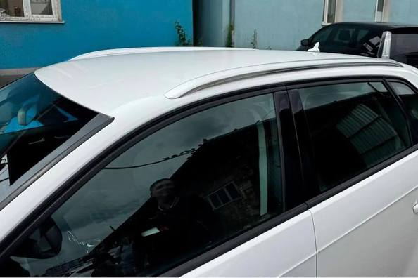 Audi A3 2012–2020: montage van dakrails – ons werk Foto 1