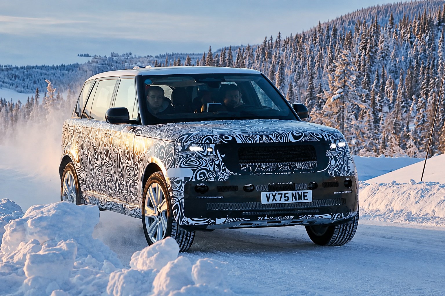 Range Rover Sport Electric 2027: eerste prototypefoto’s, specs en debuutdatum