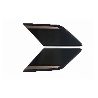 Zwart/gouden motorkapventilatie-openingen