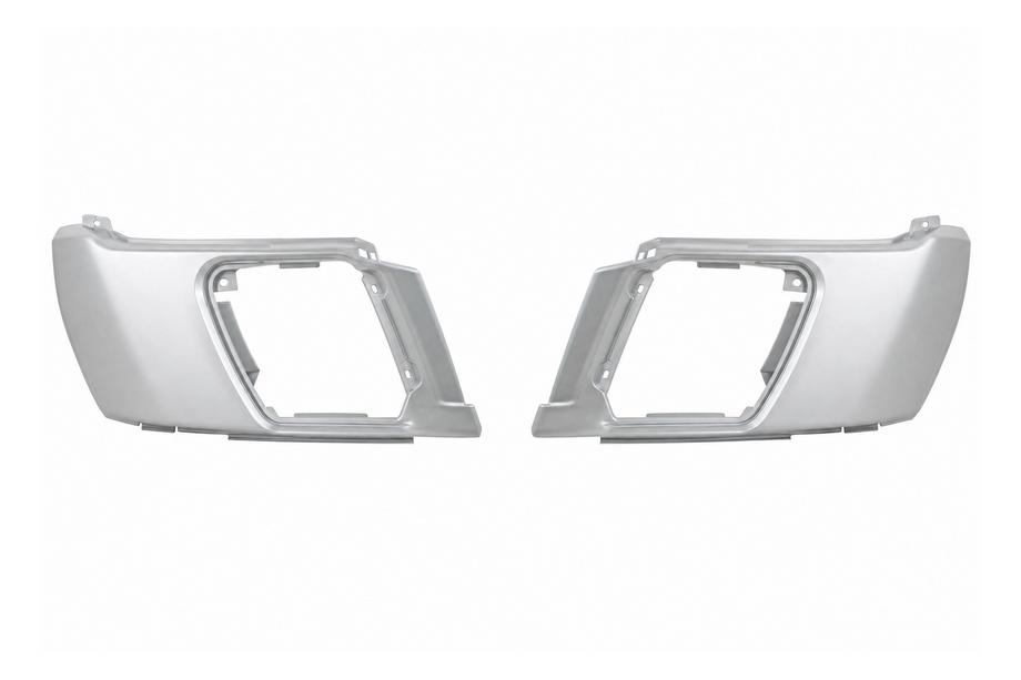 Range Rover Evoque 2012–2018 Zilveren sierlijst voor uitlaattips in de achterbumper Dynamic Image
