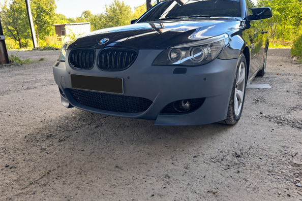 BMW E60/E61 tuning: montage van de M5-voorbumper