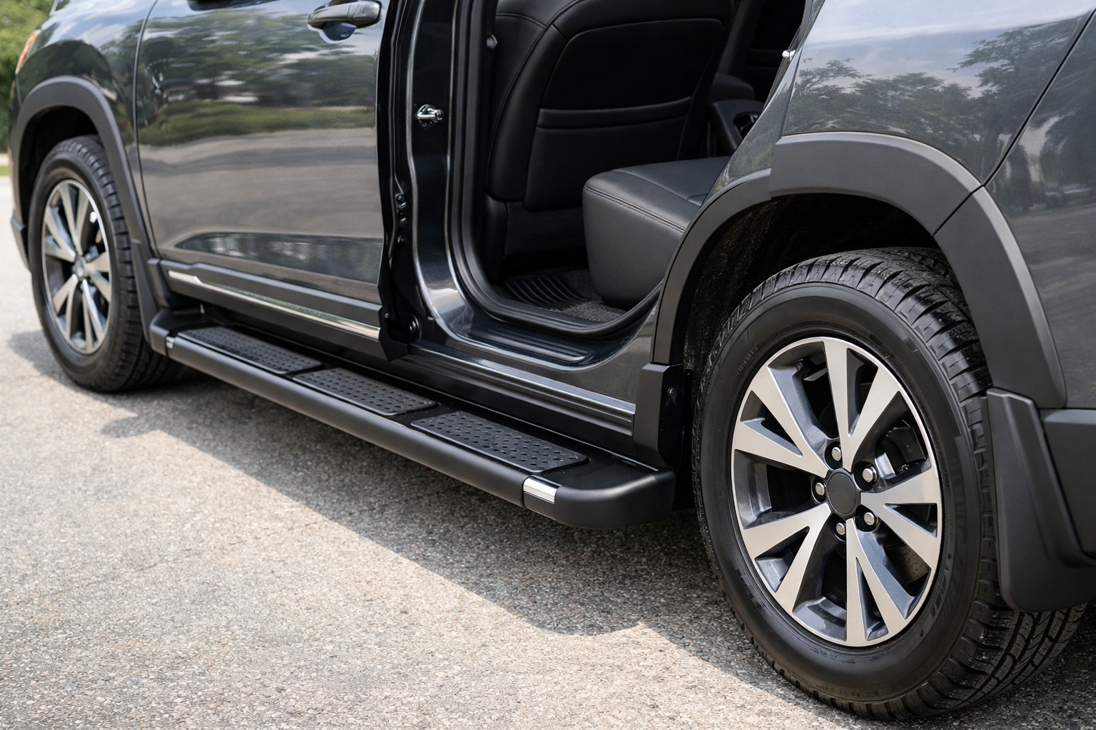 Side steps voor hoge SUV’s: makkelijker instappen, schone dorpels
