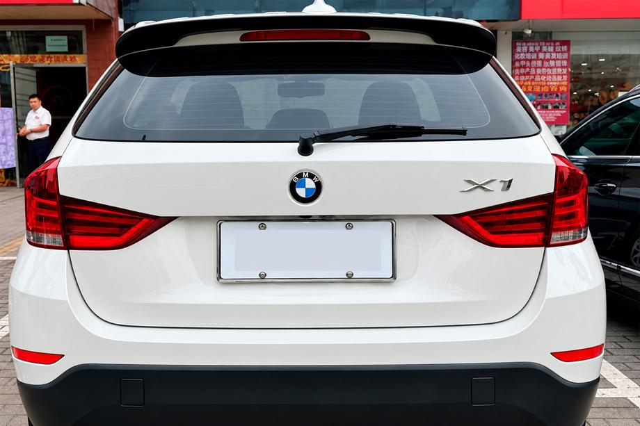 BMW X1 E84 2009–2015 DPT M-Style spoiler (glanzend zwart) Image