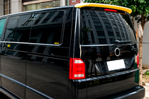 Volkswagen T5 Caravelle 2004–2010 DPT spoiler (achterklep, hoogglans zwart) foto 1