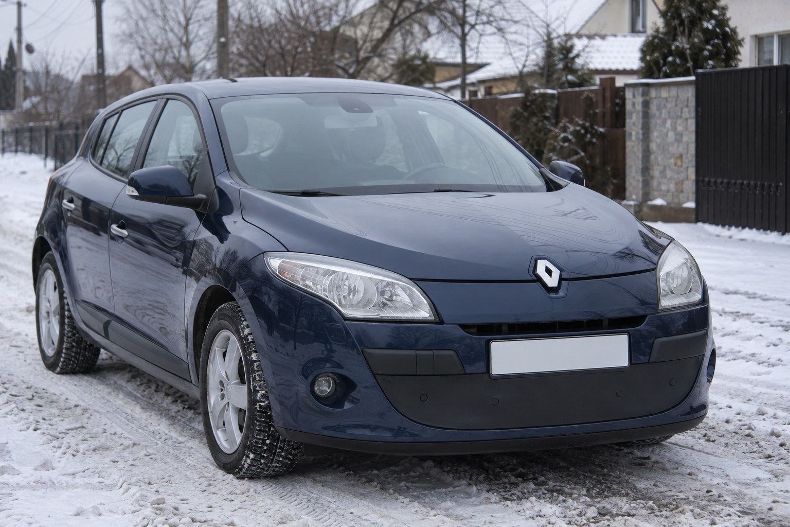 Winterafdekking voor personenauto: Megane III, Aveo T250, Lanos, Lacetti, Astra G, Passat B6, Santa Fe 2 — wat kiezen