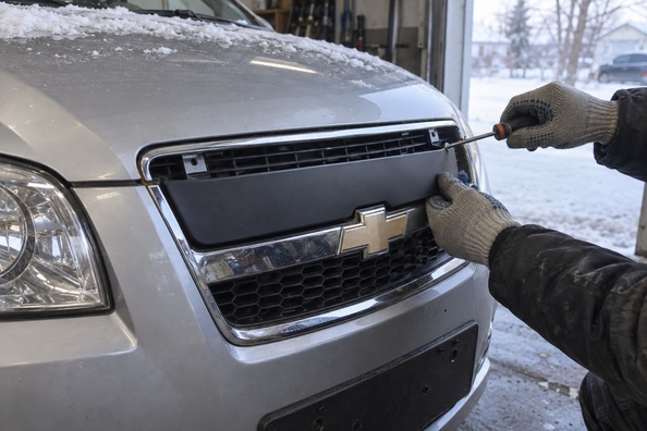 Winterafdekking voor personenauto: Megane III, Aveo T250, Lanos, Lacetti, Astra G, Passat B6, Santa Fe 2 — wat kiezen