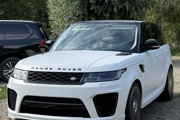 Range Rover Sport L494 2018–2022: montage van SVR-bodykit – ons werk Foto 18