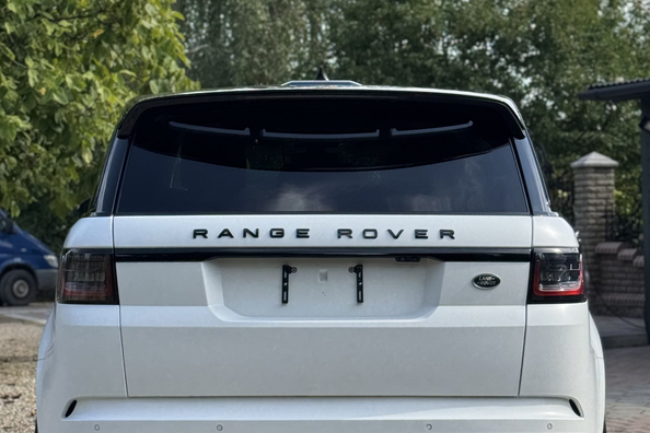 Range Rover Sport L494 2018–2022: montage van SVR-bodykit – ons werk Foto 15