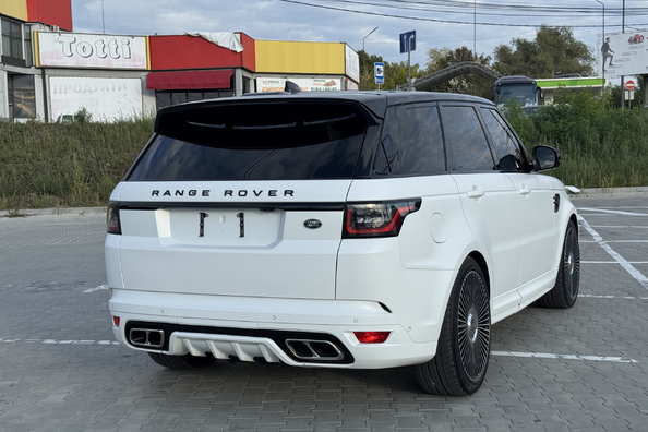 Range Rover Sport L494 2018–2022: montage van SVR-bodykit – ons werk Foto 9