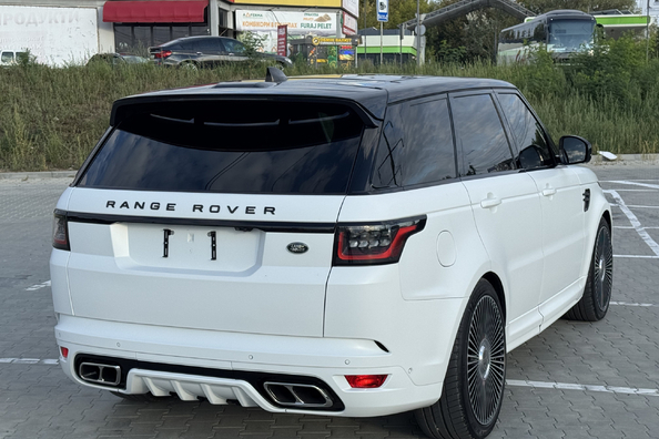 Range Rover Sport L494 2018–2022: montage van SVR-bodykit – ons werk Foto 8