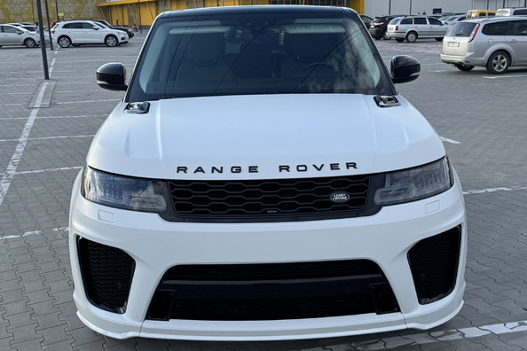 Range Rover Sport L494 2018–2022: montage van SVR-bodykit – ons werk Foto 1