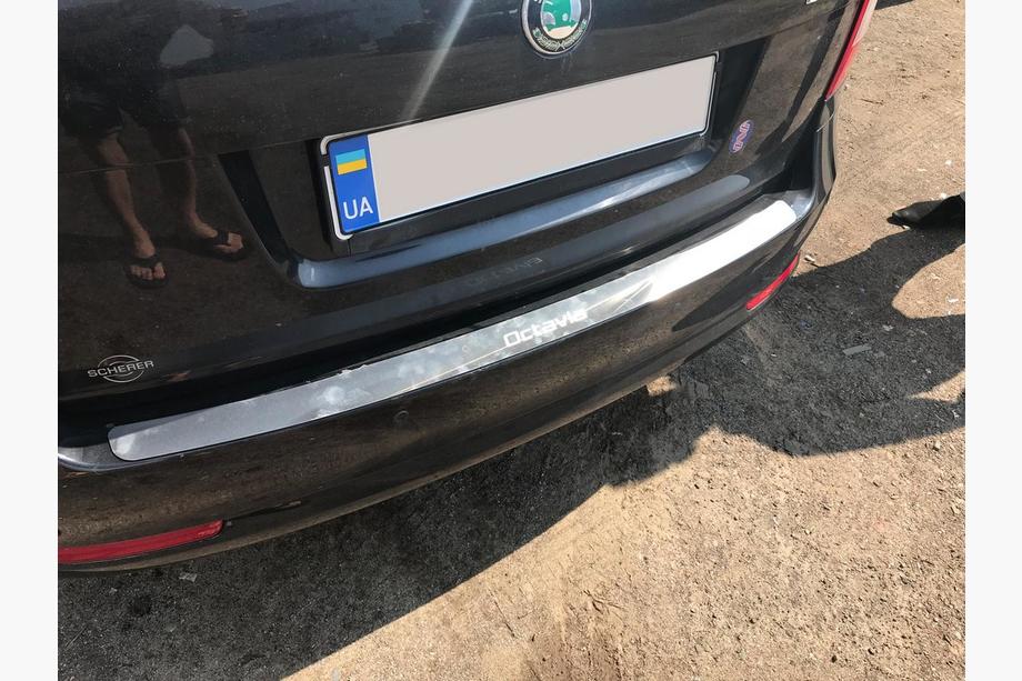 Skoda Octavia II A5 2010–2013 Nataniko RVS achterbumper beschermlijst Liftback Foto 3