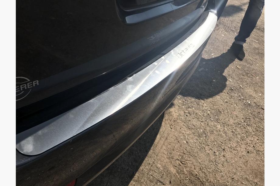 Skoda Octavia II A5 2010–2013 Nataniko RVS achterbumper beschermlijst Liftback Foto 4