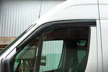Volkswagen Crafter 2006–2016 Raamwindschermen (set van 2, Sunplex Sport) foto 5