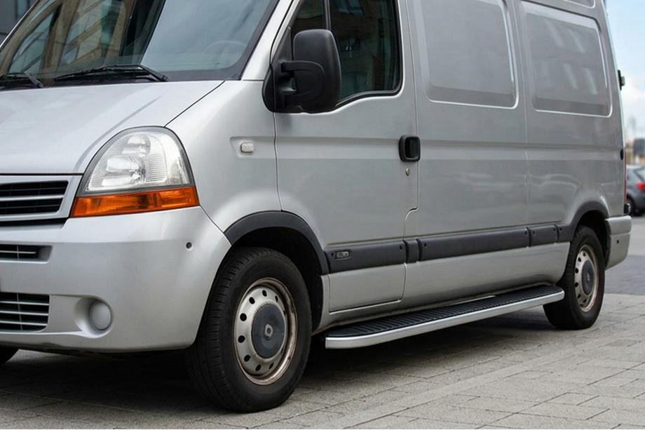 Nissan Interstar 2002–2010 Tayga side steps (2 stuks, aluminium) Image