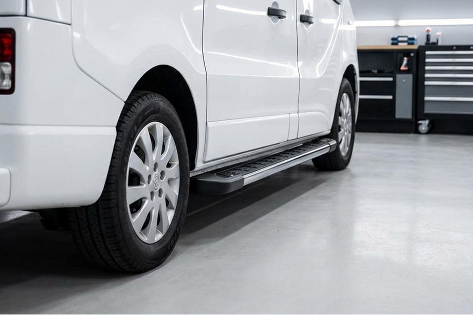 Renault Trafic 2015– Zijtreden RedLine V1 (2 stuks, aluminium) Image