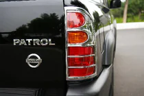 Nissan Patrol Y61 1997–2011 Achterlicht afdekking (kunststof) foto 1
