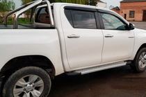 Toyota Hilux 2015– Side steps Allmond Grey (2 stuks, aluminium) foto 2