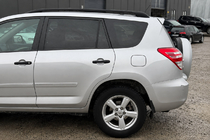 Toyota Rav 4 2006–2013 OEM dakrails zwart (aluminium) foto 1