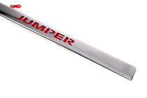 Citroen Jumper 2007–2025 Chromelijst boven de kentekenplaat met rode LED (RVS) foto 3