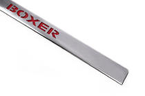 Peugeot Boxer 2006–2025 Chromelijst boven de kentekenplaat met rode LED (RVS) foto 3