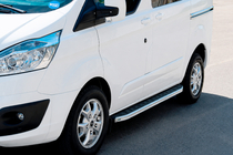 Ford Custom 2013–2022 Fullmond side steps (set van 2, aluminium) Korte wielbasis foto 1