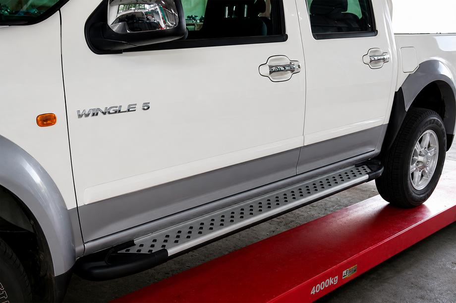 GreatWall Wingle 5 2006– Side steps Allmond Grey (2 stuks, aluminium) Image
