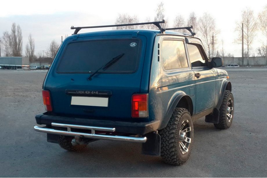 Lada Niva en Urban 1977– Achterbeugel AK002 double Image