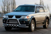Mitsubishi Pajero Sport 1996–2007 RVS voorbeschermbeugel ST015↗WT foto 1