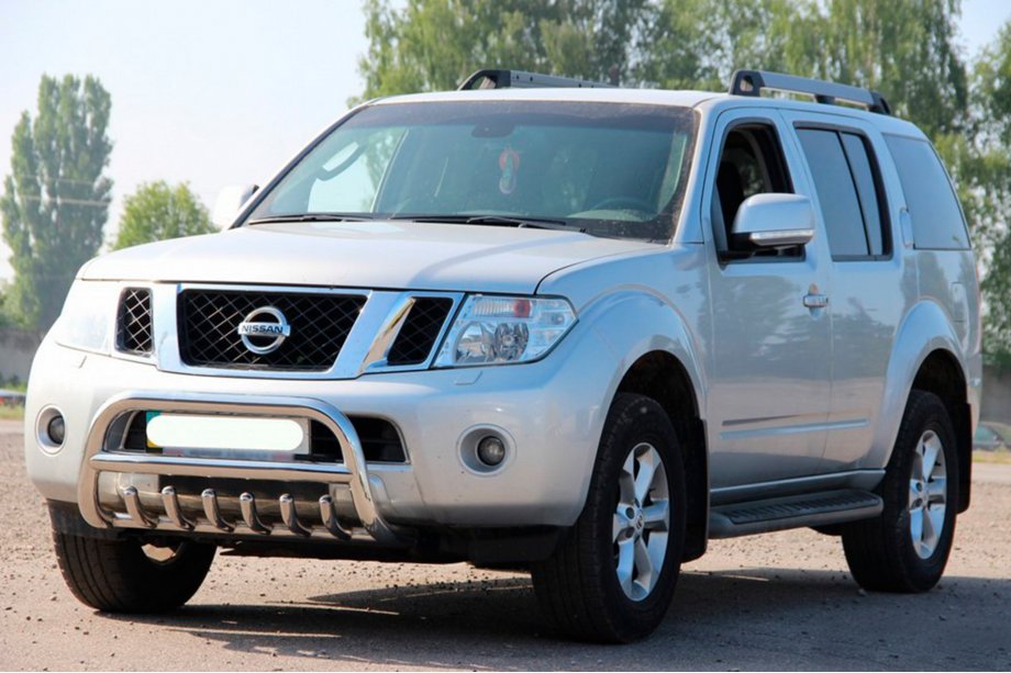 Nissan Navara 2006–2015 Bullbar WT008 (RVS) Image