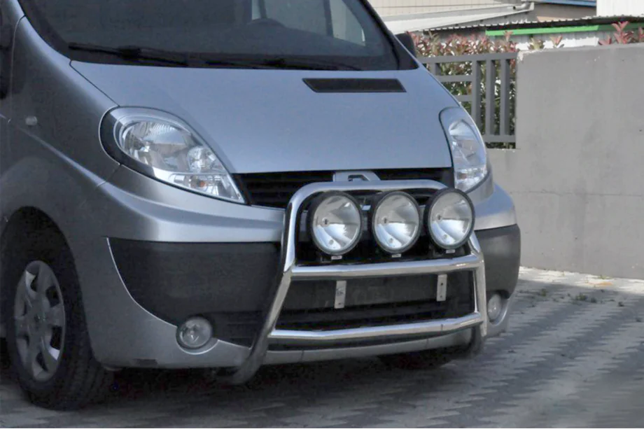 Renault Trafic 2001–2015 Bullbar WT018 (RVS) Image