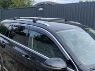 Volkswagen Passat B8 2015–2023 Dwarsdragers voor geïntegreerde dakrails, afsluitbaar met sleutel (2 stuks) foto 4