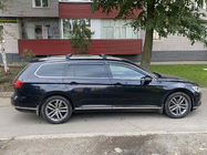 Volkswagen Passat B8 2015–2023 Dwarsdragers voor geïntegreerde dakrails, afsluitbaar met sleutel (2 stuks) foto 5