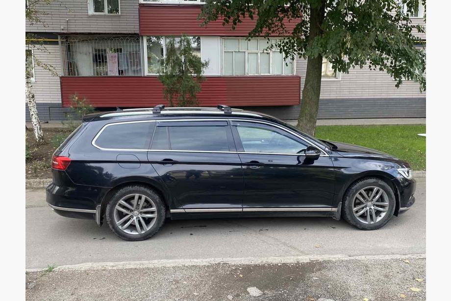 Volkswagen Passat B8 2015–2023 Dwarsdragers voor geïntegreerde dakrails, afsluitbaar met sleutel (2 stuks) Zwart Foto 5
