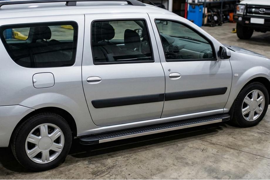 Dacia Logan MCV 2004–2014 Side steps Maya V1 (2 stuks, aluminium) Image