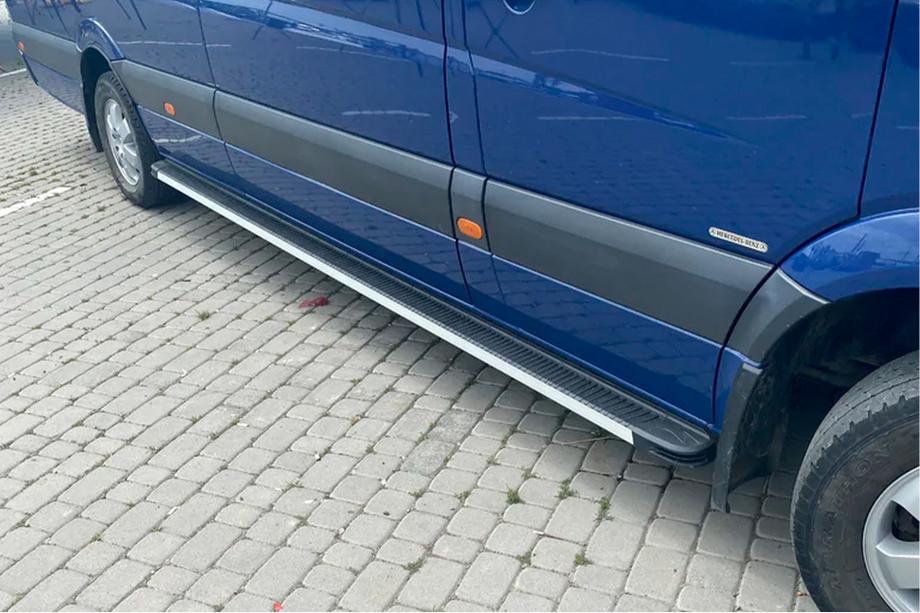 Mercedes Sprinter W906 2006–2018 Maya side steps (2 stuks, aluminium) Image