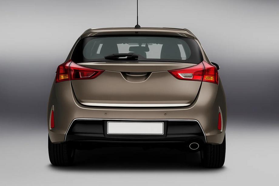 Toyota Auris 2012–2018 Kofferbakrand (RVS) Image