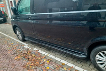 Volkswagen T6 2015–2024 Allmond Black zijtreden (2 st., aluminium) Lange wielbasis foto 4