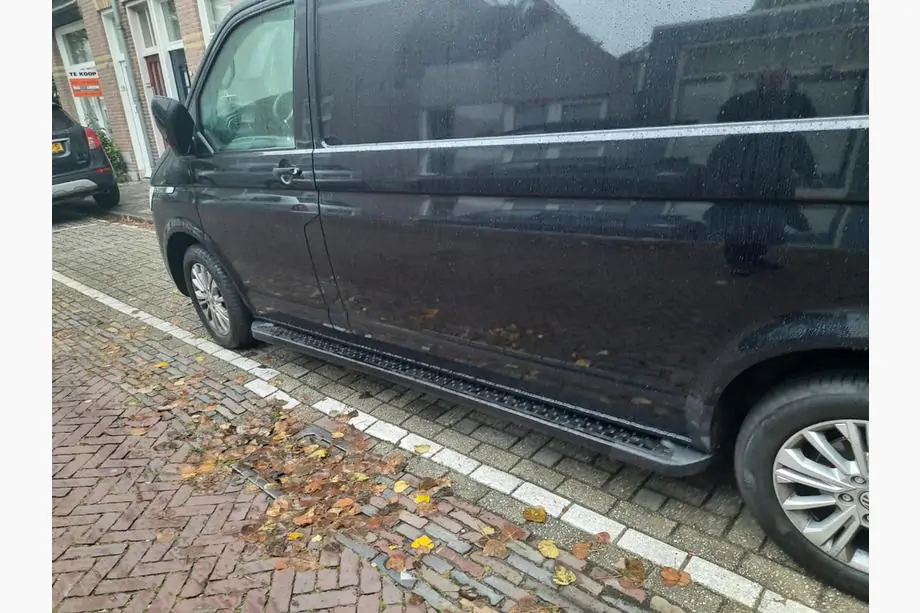 Volkswagen T6 2015–2024 Allmond Black zijtreden (2 st., aluminium) Image