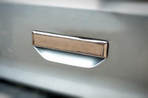 Volkswagen T6 2015–2024 RVS deurgreepafdekking achter OmsaLine - Italiaans roestvrij staal foto 1