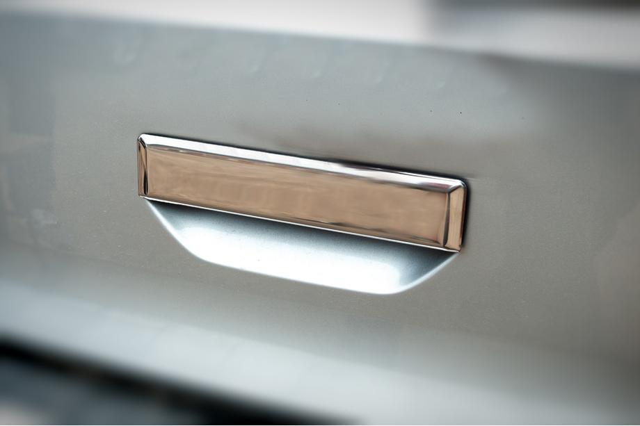 Volkswagen T6 2015–2024 RVS deurgreepafdekking achter OmsaLine - Italiaans roestvrij staal Image