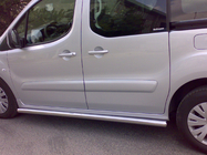 Citroen Berlingo 1996–2008 Sidebars (2 stuks, RVS) Ø70, met kunststof steunen foto 2