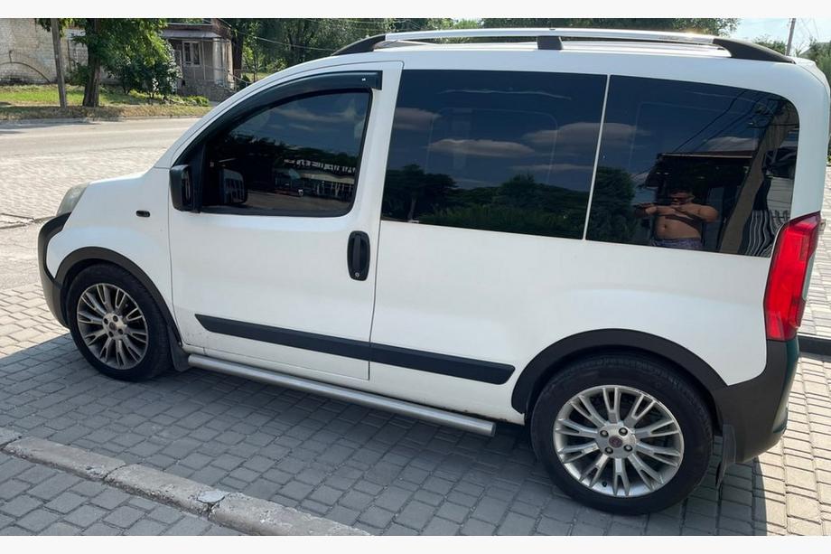 Peugeot Bipper 2008–2017 Wielkastverbreders (set van 4, zwart) 2-deurs, metaal Foto 9