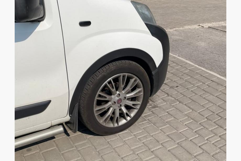 Peugeot Bipper 2008–2017 Wielkastverbreders (set van 4, zwart) 2-deurs, metaal Foto 6