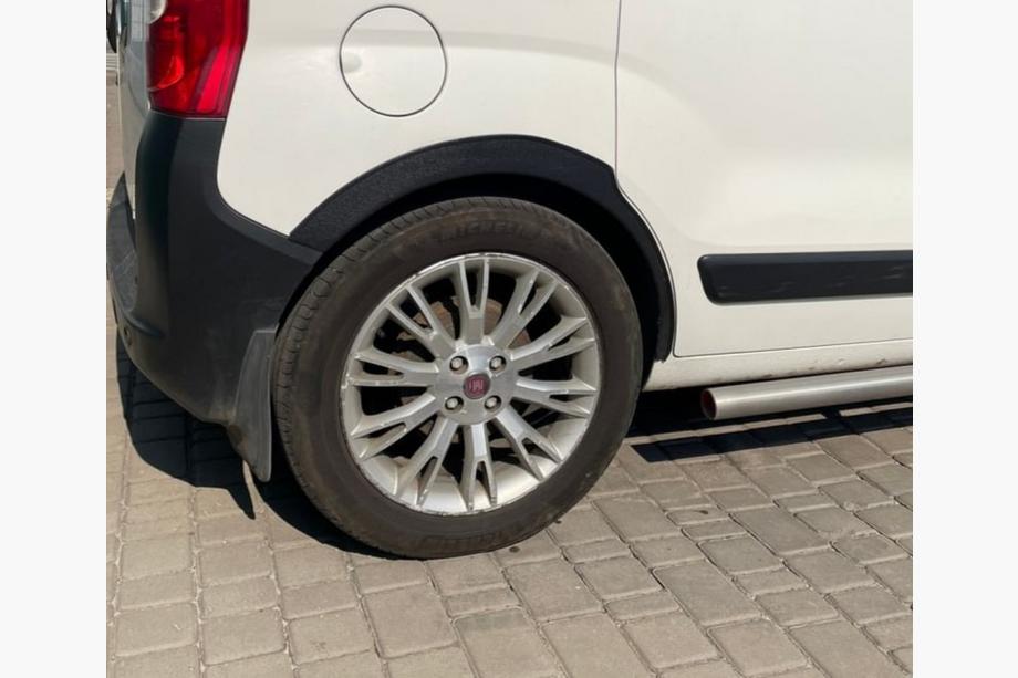 Peugeot Bipper 2008–2017 Wielkastverbreders (set van 4, zwart) 2-deurs, metaal Foto 10